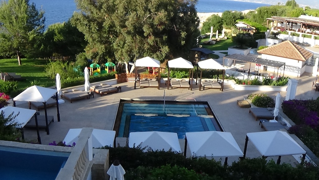 tl_files/uploads/blog/Thanos Hotels/2-Anassa Blick aus.JPG